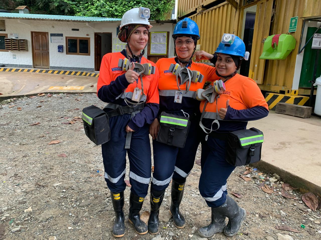 Mujeres mineras de SK 3-7 listas para operación