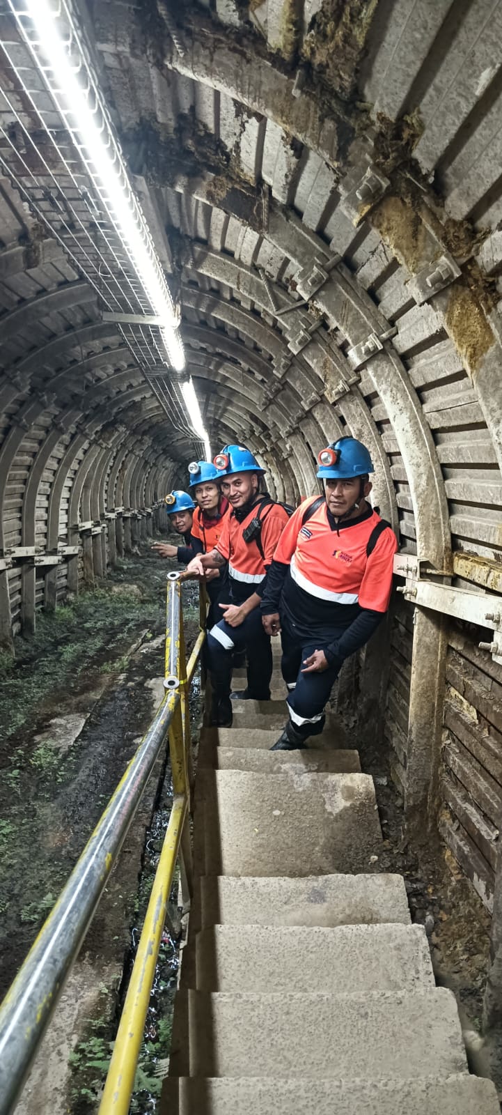 Equipo SK 3-7 en túnel minero